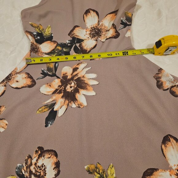 ALTAR'D STATE FLORAL DRESS - Picture 10 of 10